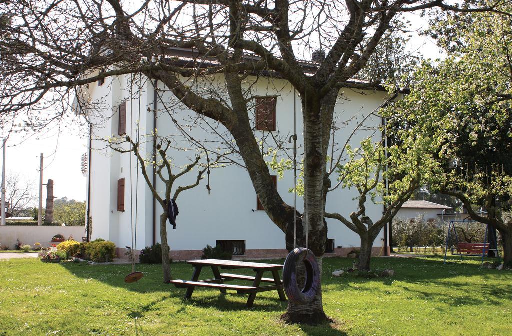 Oasi Di Francesca B&B Pontinia 外观 照片